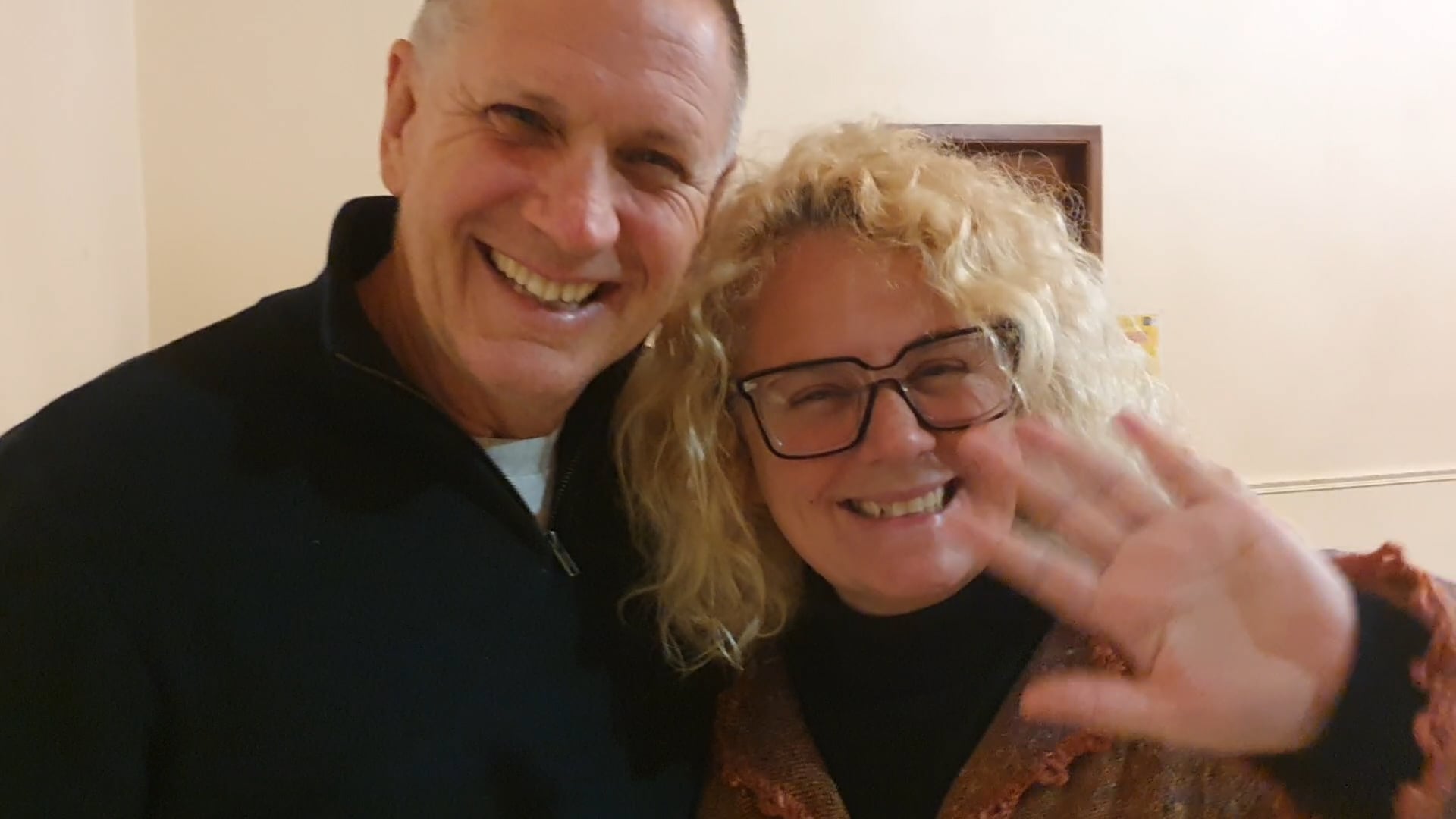 Visitors from Western Australia, Darren & Sharon,  send their greetings.